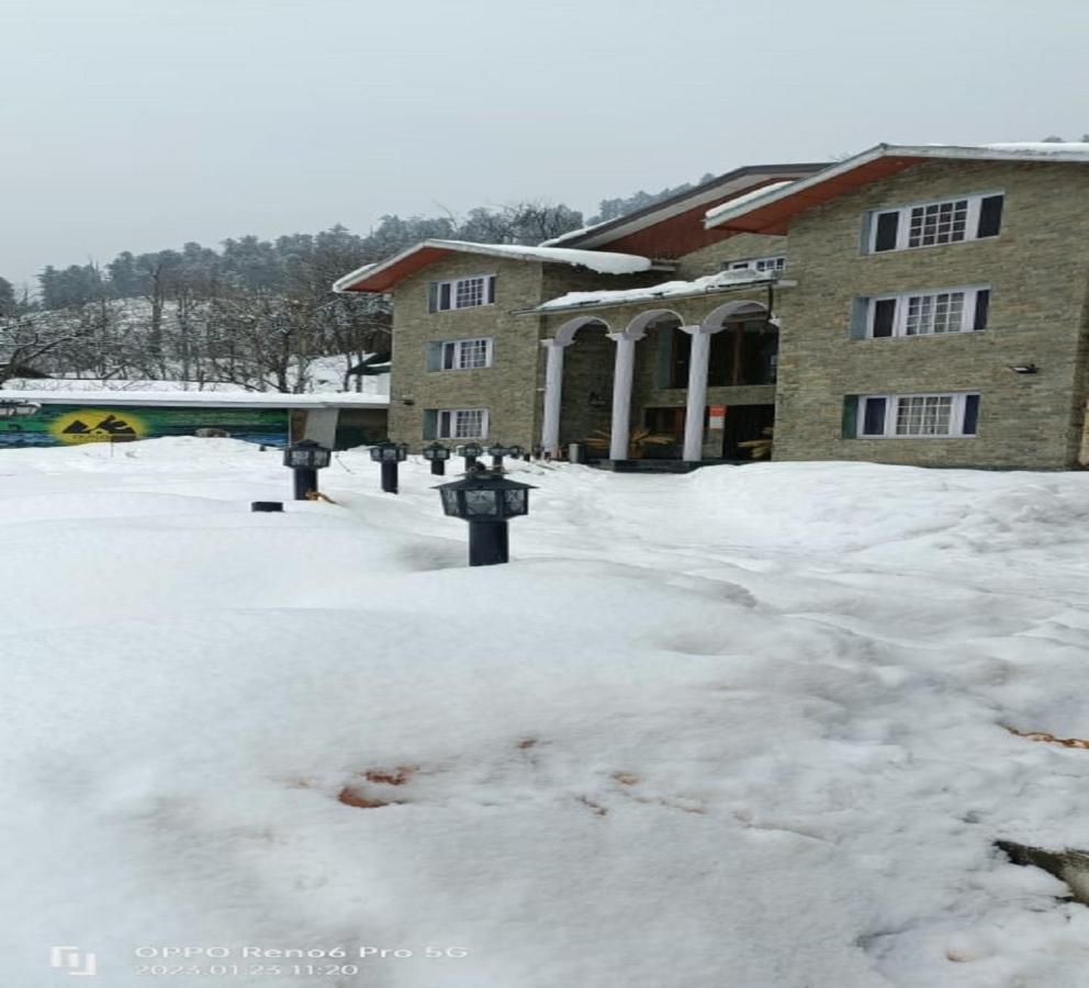 Hotel Outlook Pahalgam Exterior photo